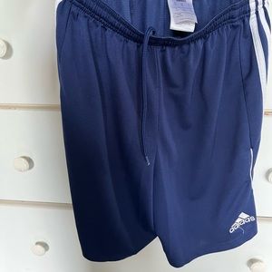 Gently wear jogging short for boy